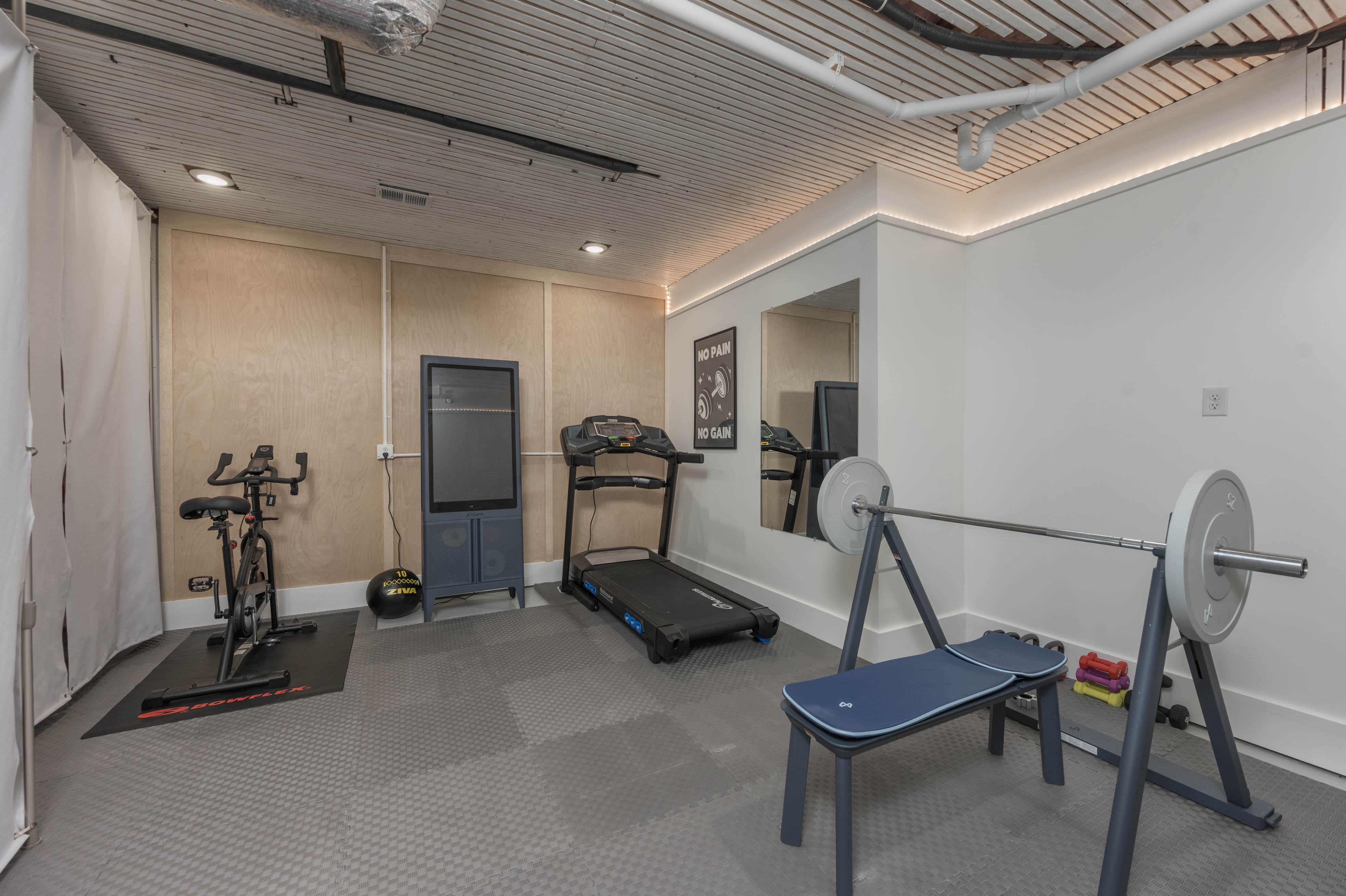 1041 Holt's Ferry image 44